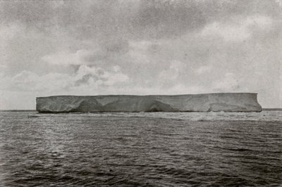 Der erste Eisberg, ca. 1910, 1913 von Herbert Ponting