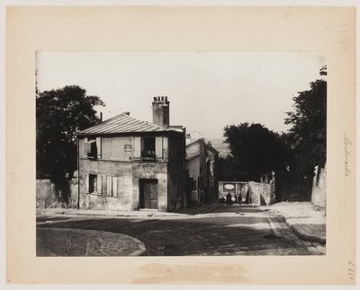 Eine Straße in Montmartre, Paris, ca. 1890 von Hippolyte Blancard