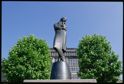 Denkmal für Heinrich Heine (1797-1856) 1926-33 von Hugo Lederer