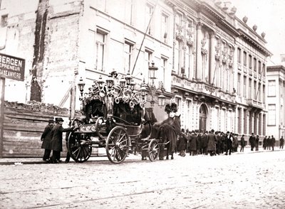 Pferdegezogener Leichenwagen, Antwerpen, 1898 von James Batkin