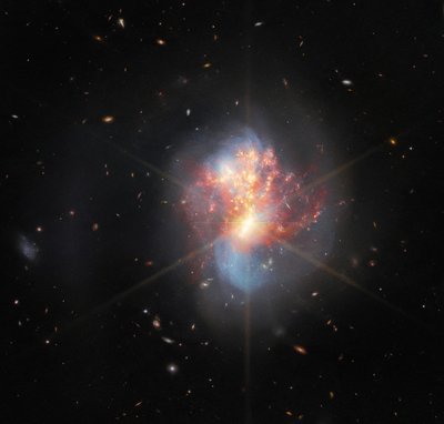 Paar verschmelzender Galaxien von James Webb Space Telescope (NASA)