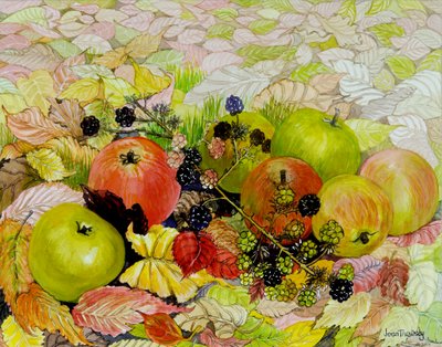 Äpfel und Brombeeren auf Herbstblättern von Joan Thewsey