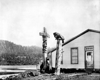 Totempfähle, Alaska, USA, 1893 von John L. Stoddard