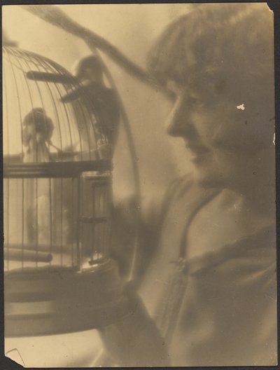 Frau mit Vogelkäfig von Louis Fleckenstein