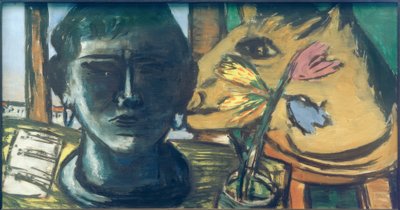 Stillleben mit Skulptur von Max Beckmann