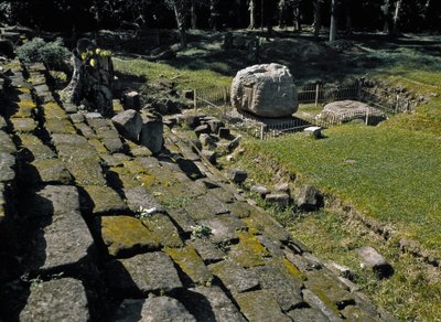 Zoomorpher Altar P von Mayan
