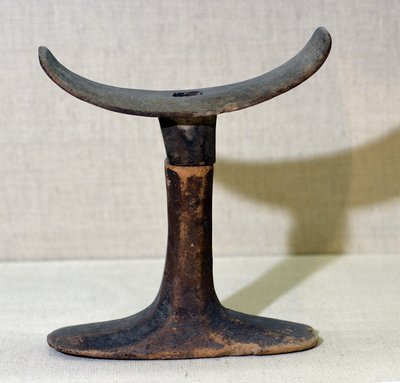 Kopfstütze, ca. 2500-2100 v. Chr. von Old Kingdom Egyptian