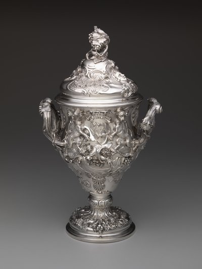 Gedeckter Becher, 1742 von Paul de Lamerie