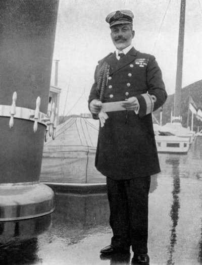 Kommodore Sir Archibald Milne 1855-1938, 1908 von Queen Alexandra