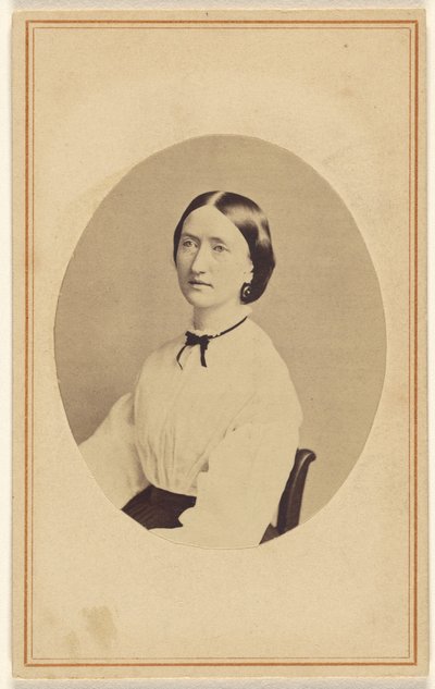 [Unbekannte Frau, sitzend] von R. A. Lord