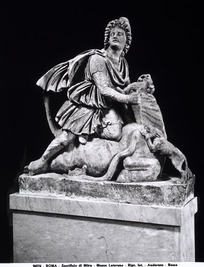 Mithras tötet einen Stier (Marmor) von Roman