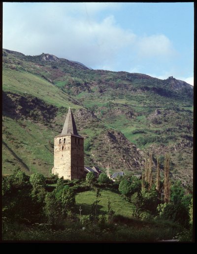 Glockenturm der Kirche von Romanesque