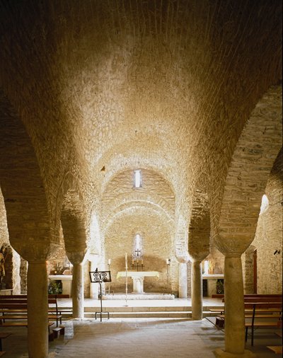 Innere Ansicht der Abtei von Romanesque
