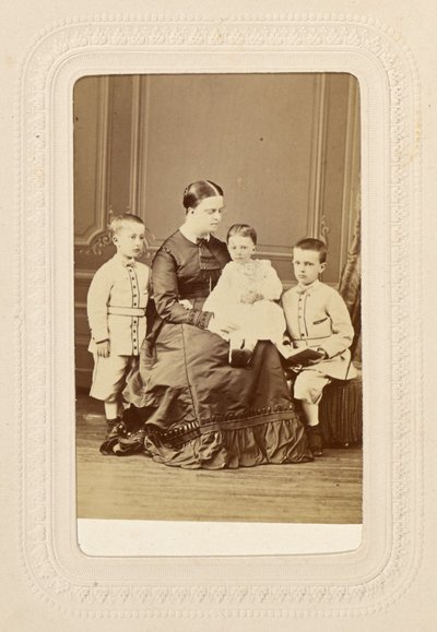 Prinzessin Clotilde und ihre Kinder von Sergei Luvovich Levitsky