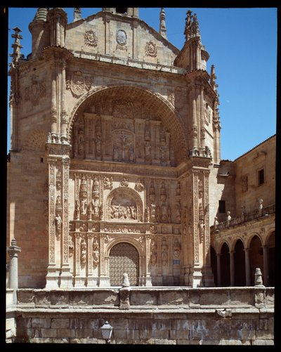 Ansicht der plateresken Fassade von Spanish School