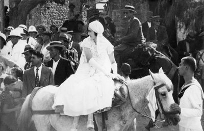 Eine griechische Seemanns-Hochzeit, Pylos, Griechenland, 1938 von Unbekannt