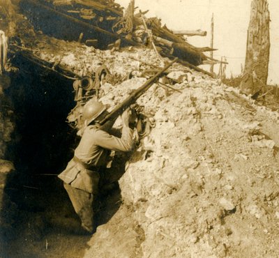 Flugabwehrschießen mit Maschinengewehr, um 1914-um 1918 von Unbekannt