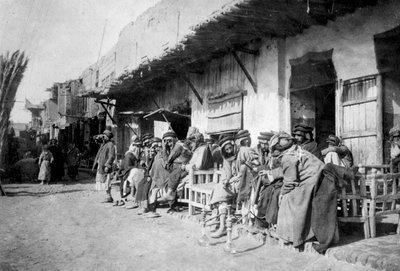 Arabisches Café, Kazimain, Irak, 1917-1919 von Unbekannt