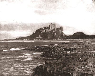 Bamburgh Castle, Northumberland, 1894 von Unbekannt