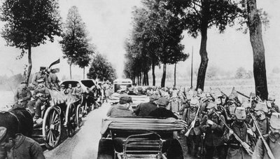 Belebte Straße, Erster Weltkrieg von Unbekannt