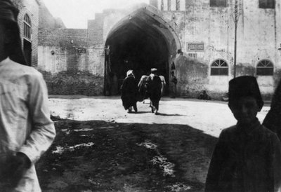 Eingang des Basars von Bagdad, Mesopotamien, Erster Weltkrieg, 1918 von Unbekannt