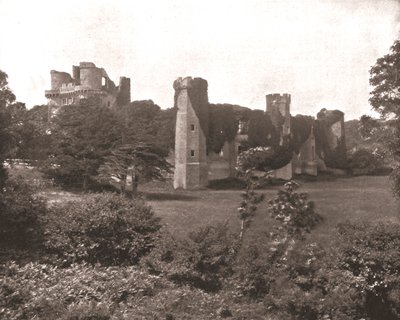 Herstmonceux Castle, East Sussex, 1894 von Unbekannt