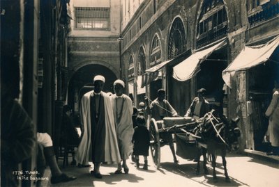 Im Basar, Tunis, Ägypten, 1936 von Unbekannt