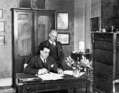 Jerome und Jean Charaud, französische Schriftsteller, 1932 von Unbekannt