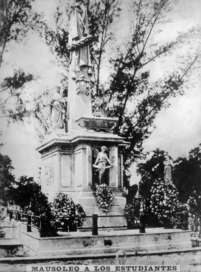 Mausoleum für die hingerichteten Medizinstudenten, 1890, 1902er Jahre von Unbekannt