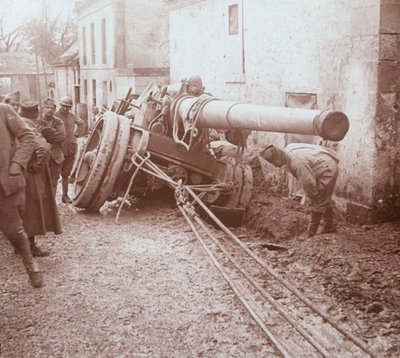 Schwere Artillerie bewegen, Genicourt, Nordfrankreich, ca. 1914-1918 von Unbekannt