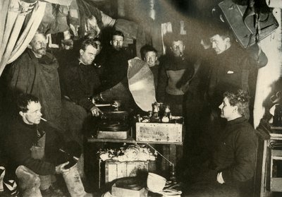 Musik in der Hütte, ca. 1908, 1909 von Unbekannt