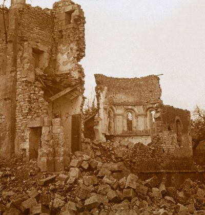 Zerstörte Kirche, Trésauvaux, Nordfrankreich, ca. 1914-1918 von Unbekannt