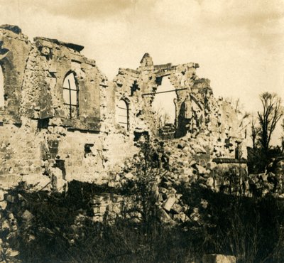 Zerstörte Kirche in Dreslincourt, Nordfrankreich, ca. 1914-1918 von Unbekannt