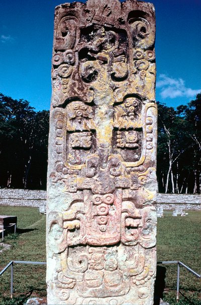 Stele B aus Copan, Honduras, präkolumbisch, Maya, ca. 300-630 von Unbekannt