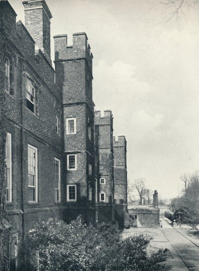 Die Ostfront des Colleges, 1926 von Unbekannt