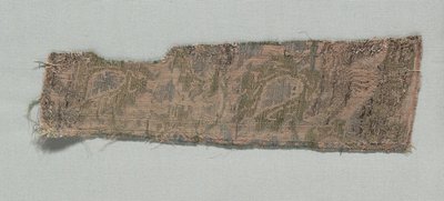 Drei Fragmente italienischer gotischer Seide, 1350-1399 von Unbekannt