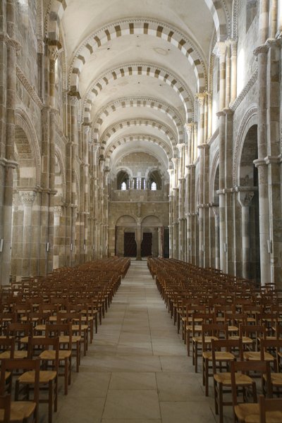 Basilika von Vézelay, Kirchenschiff, Vézelay, Frankreich von Unbekannt