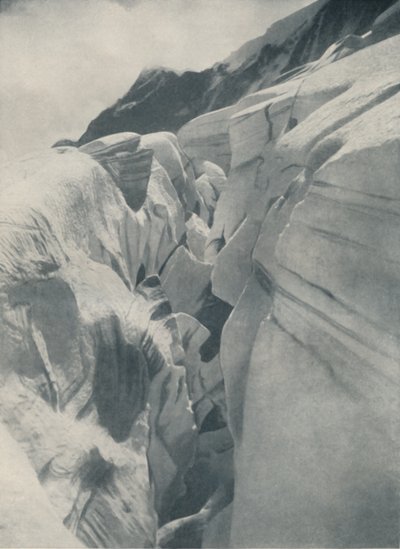 Gähnende Gletscherspalte bei der Bergli über Grindelwald, ca. 1935 von Unbekannt