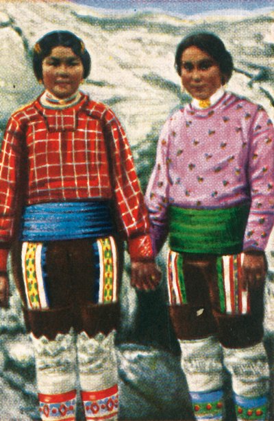 Junge Inuit-Frauen, Grönland, ca. 1928 von Unbekannt
