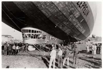 Zeppelin LZ 127 Graf Zeppelin nach der Landung von Unbekannt