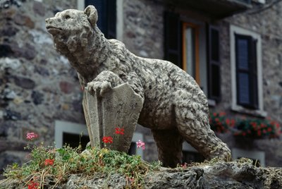 Bärenstatue, Bärenplatz, Schilpario, Lombardei, Italien von Benjamin Baud