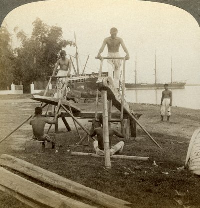 Ein philippinisches Sägewerk, Cebu, Philippinen von Underwood and Underwood