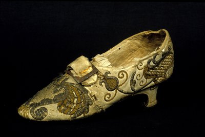 Damenschuhmodell (Pumps) mit Absatz von Unknown artist