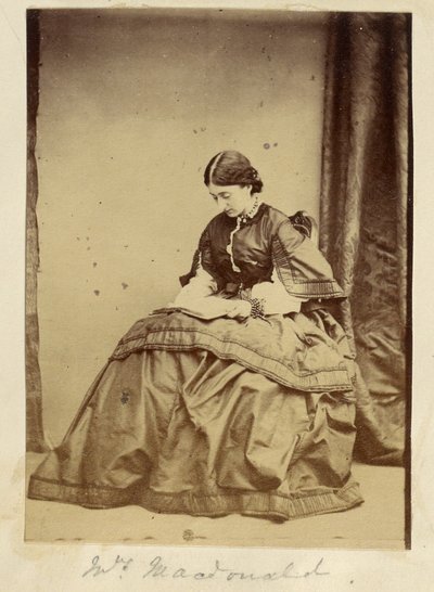 Frau Macdonald von Unknown artist