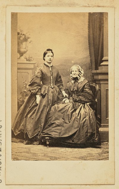 Porträt von zwei Frauen von Unknown artist