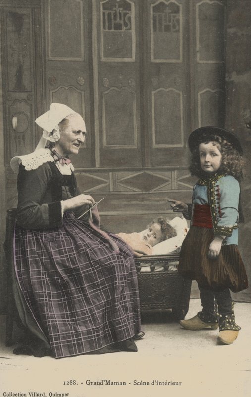 Kinder mit ihrer Großmutter von French Photographer