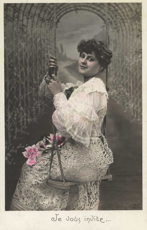 Mädchen auf einer Schaukel von French Photographer
