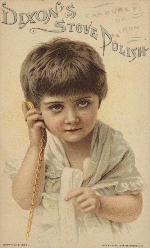 Mädchen hält Taschenuhr von American School
