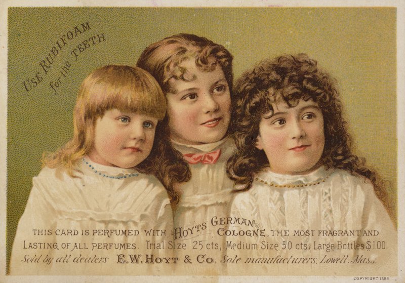 Drei hübsche Mädchen von American School