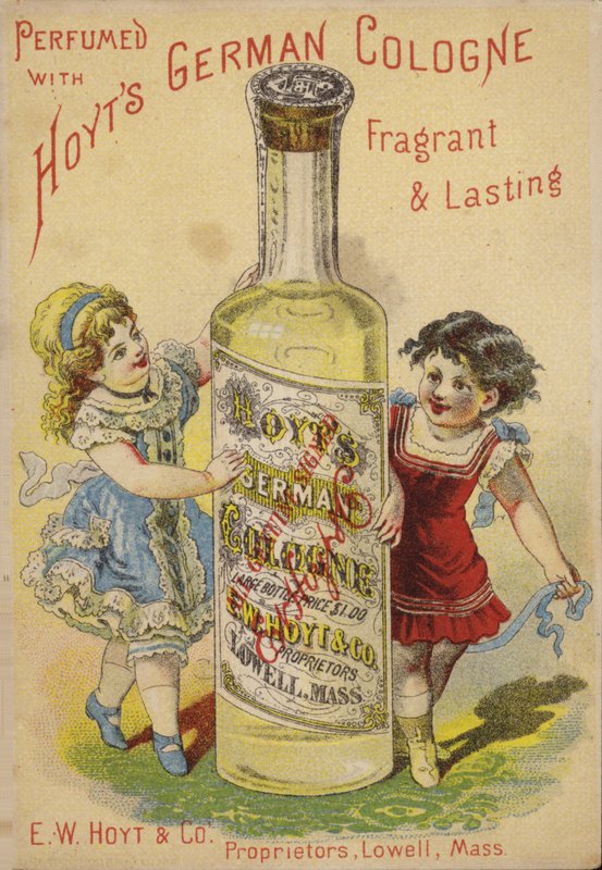 Zwei Mädchen mit Parfümflasche von American School